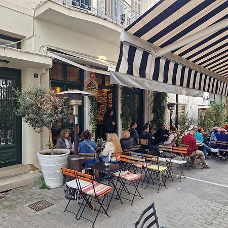 Monastiraki-Psiri, Old Town, 3-Bdr Apt, Sleep 6-10P, Spacious Court Yard Athena Bagian luar foto