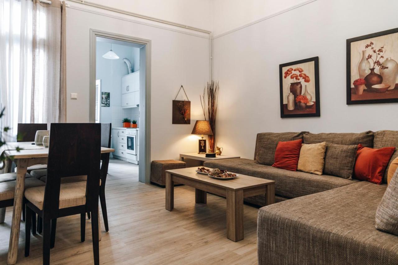 Monastiraki-Psiri, Old Town, 3-Bdr Apt, Sleep 6-10P, Spacious Court Yard Athena Bagian luar foto