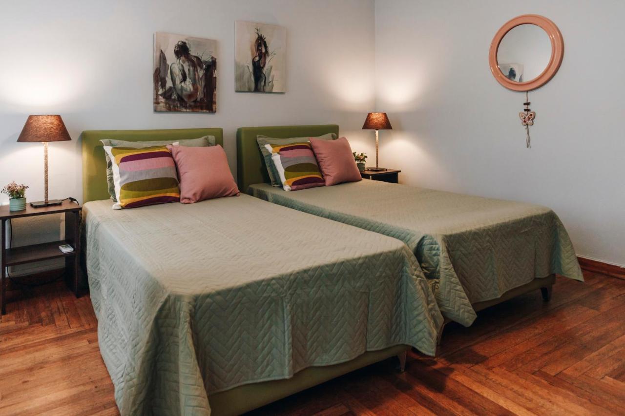 Monastiraki-Psiri, Old Town, 3-Bdr Apt, Sleep 6-10P, Spacious Court Yard Athena Bagian luar foto