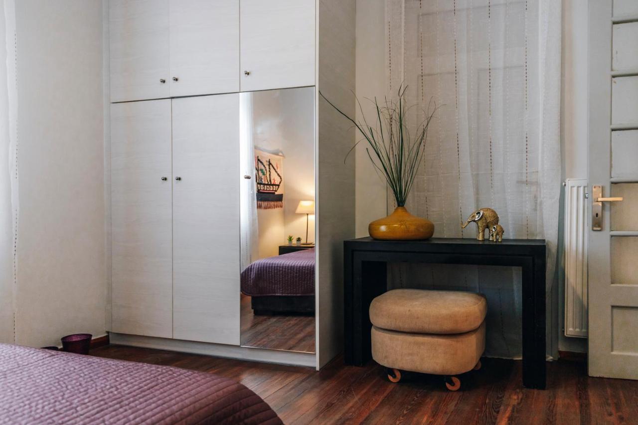 Monastiraki-Psiri, Old Town, 3-Bdr Apt, Sleep 6-10P, Spacious Court Yard Athena Bagian luar foto