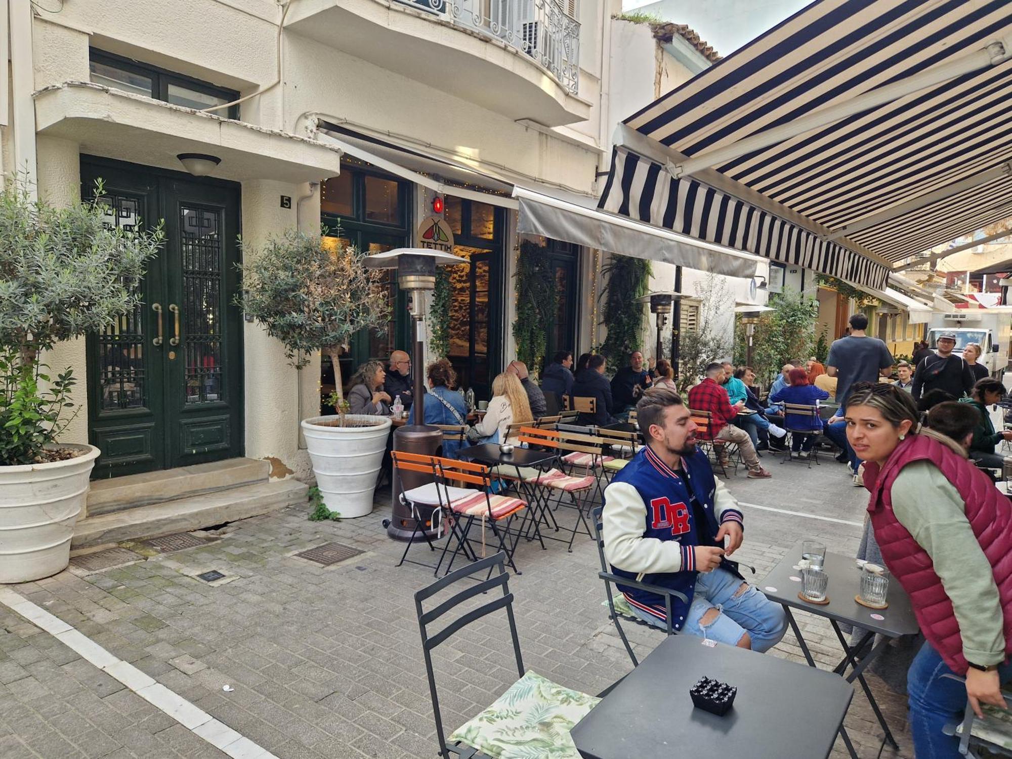 Monastiraki-Psiri, Old Town, 3-Bdr Apt, Sleep 6-10P, Spacious Court Yard Athena Bagian luar foto