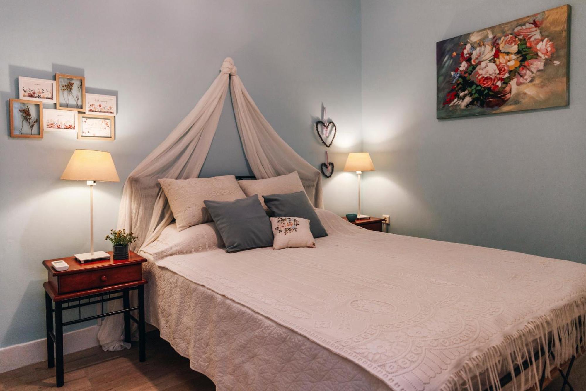 Monastiraki-Psiri, Old Town, 3-Bdr Apt, Sleep 6-10P, Spacious Court Yard Athena Bagian luar foto
