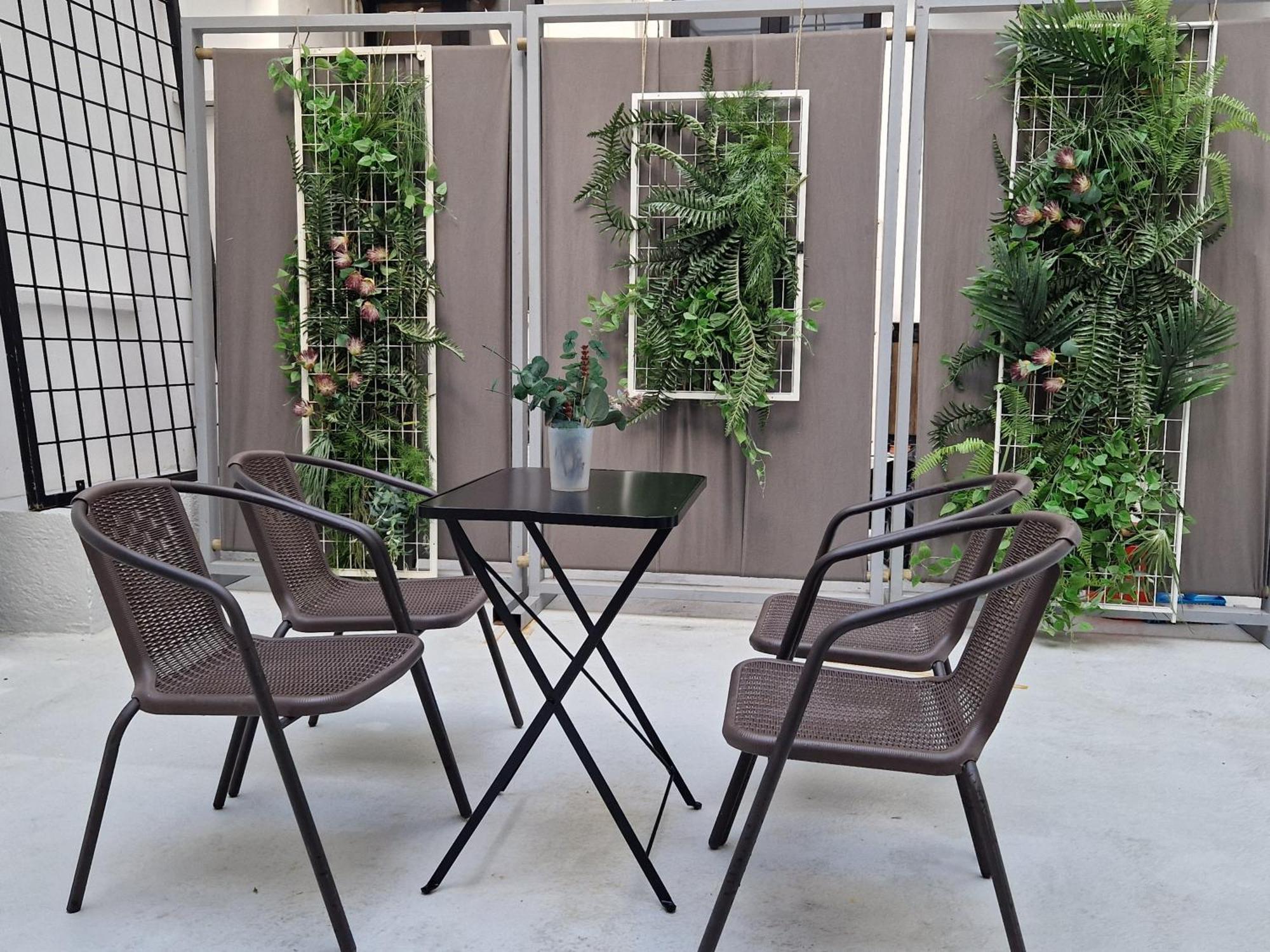 Monastiraki-Psiri, Old Town, 3-Bdr Apt, Sleep 6-10P, Spacious Court Yard Athena Bagian luar foto